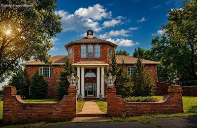/international/us/1023-e-fremont-drive-stockton-mo-110109066189/