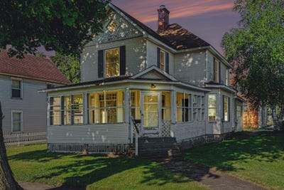 /international/us/301-s-jefferson-street-sturgis-mi-110108238052/
