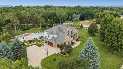 /international/us/7341-lone-cedar-court-sauk-city-wi-110119530193/