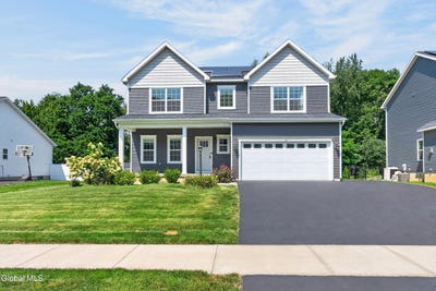 /international/us/38-wyatts-circle-rensselaer-ny-110109827993/