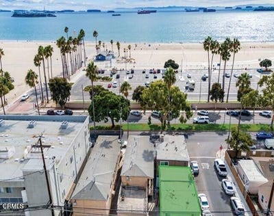 /international/us/12-argonne-avenue-long-beach-ca-110100509972/