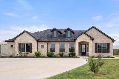 /international/us/170-grays-creek-circle-ennis-tx-110119378750/