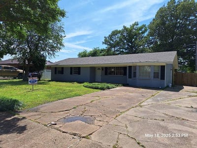 /international/us/909-stiles-clarksdale-ms-110099864481/