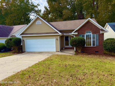 /international/us/136-kensington-way-aberdeen-nc-110108508082/