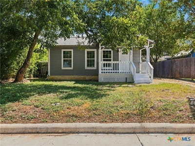 /international/us/2553-w-san-antonio-street-new-braunfels-tx-110120460180/