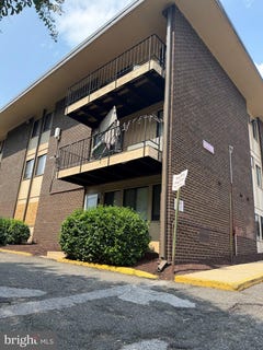/international/us/3904-stone-gate-drive-suitland-md-110120463247/
