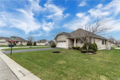 /international/us/2-lakeside-circle-elma-ny-110107060600/