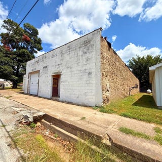 /international/us/220-s-church-street-everton-mo-110101712523/
