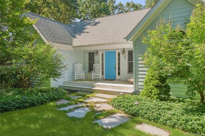 /international/us/14-hildreth-road-hampton-bays-ny-110098332013/