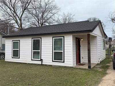 /international/us/124-cedar-street-waco-tx-110109602748/
