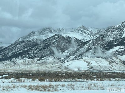 /international/us/chilly-road-mackay-id-110106984960/