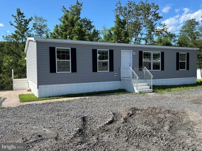 /international/us/26-sammy-s-mobile-home-park-road-schuylkill-haven-pa-110100848910/