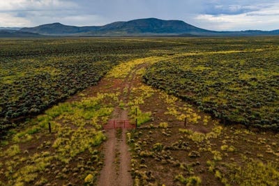 /international/us/87-acres-w-water-well-beryl-ut-110092254700/?lang=zh-tw