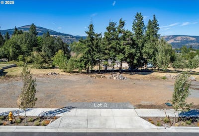 /international/us/3940-carr-dr-lot-2-hoodriver-or-110101541341/