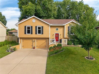 /international/us/8819-ne-74th-terrace-kansas-city-mo-110108916889/