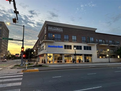 /international/us/330-austin-avenue-waco-tx-110107800902/