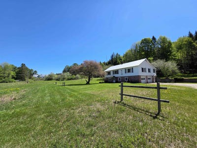 /international/us/111-brook-road-lyndon-vt-110108637700/