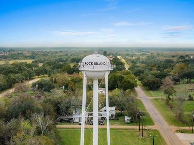 /international/us/2211-8th-street-rock-island-tx-110108344228/