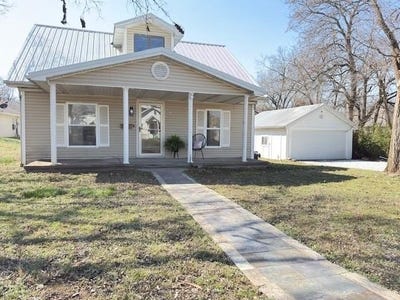 /international/us/609-w-lee-street-nevada-mo-110106558911/