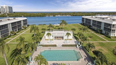 /international/us/100-waterway-road-jupiter-fl-110108585310/
