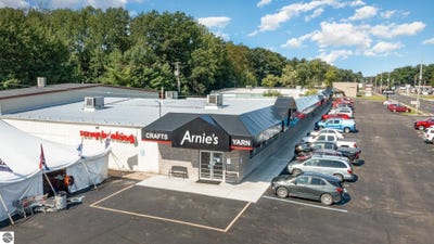 /international/us/3741-w-houghton-lake-drive-houghton-lake-mi-110104815671/