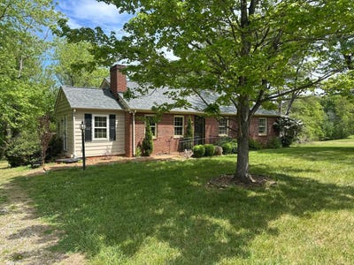 /international/us/338-fletchers-level-road-amherst-va-110104495767/