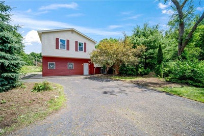 /international/us/16949-ravenna-road-chagrin-falls-oh-110092847068/