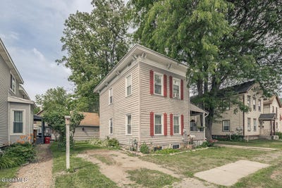 /international/us/9-water-street-johnstown-ny-110100867005/