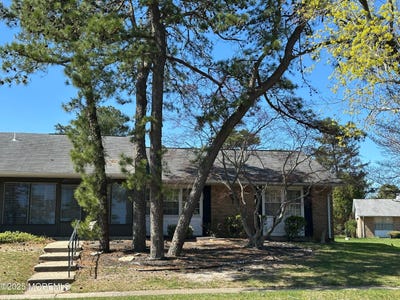 /international/us/22b-buckingham-drive-manchester-nj-110101477123/