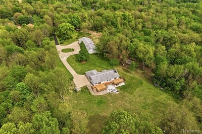 /international/us/13158-wood-road-dewitt-twp-mi-110108415950/