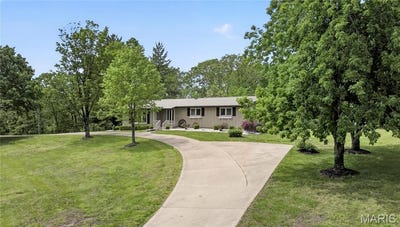 /international/us/1001-terry-road-augusta-mo-110107730263/