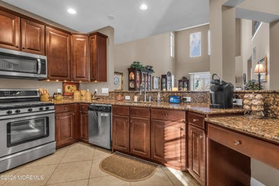 /international/us/204-april-way-middletown-nj-110106617015/