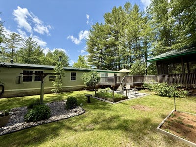 /international/us/4-downs-way-plattsburgh-ny-110100472635/