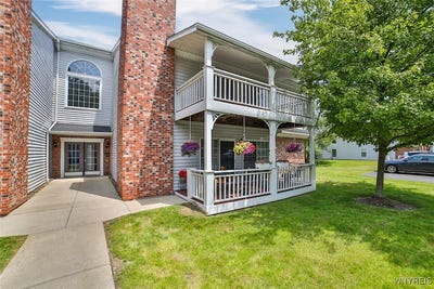 /international/us/1185-youngs-road-amherst-ny-110100264226/