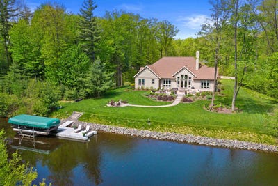 /international/us/1243-bridgeview-drive-wisconsin-rapids-wi-110108203366/