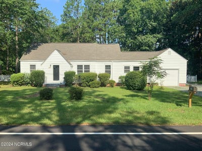 /international/us/1101-n-poplar-street-aberdeen-nc-110107955560/
