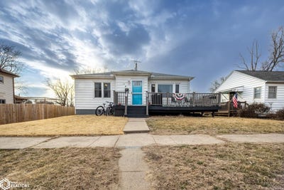 /international/us/410-east-street-shenandoah-ia-110106118491/