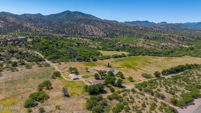 /international/us/2671-highway-82-patagonia-az-110086509037/