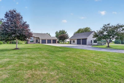 /international/us/5542-e-l-t-townline-road-beloit-wi-110109034890/