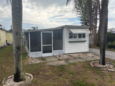 /international/us/2051-orange-drive-holiday-fl-110107985244/