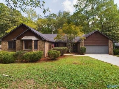 /international/us/1016-seina-vista-drive-madison-al-110108501704/