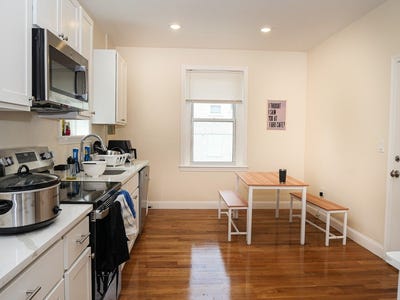 /international/us/10-beals-brookline-ma-110106820072/