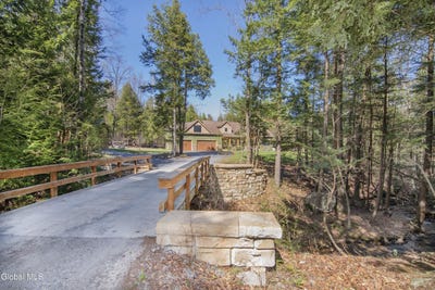 /international/us/16-humes-road-greenfield-center-ny-110107653249/