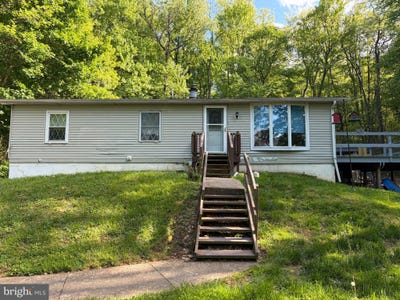 /international/us/3460-strasburg-road-coatesville-pa-110108178916/