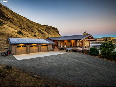 /international/us/8919-hwy-14-wishram-wa-110107780998/