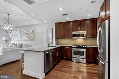 /international/us/8220-crestwood-heights-drive-mclean-va-110101006593/