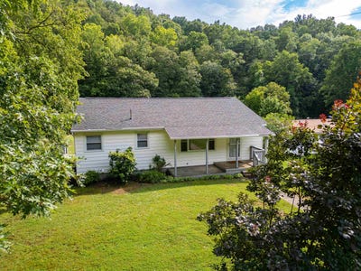 /international/us/5490-fisher-bowen-branch-road-wayne-wv-110100763937/