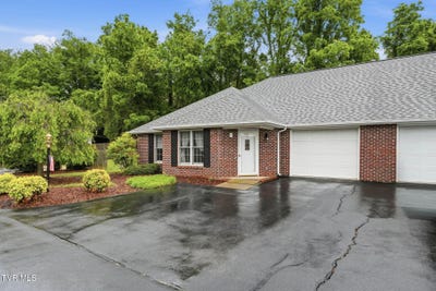 /international/us/2425-e-lakeview-drive-johnson-city-tn-110107985881/
