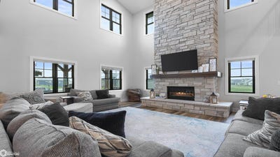 /international/us/100-coventry-ct-clear-lake-ia-110106183330/