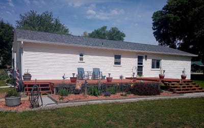 /international/us/913-n-8th-street-oquawka-il-110105751841/